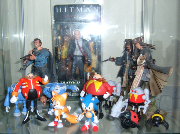Various film and video game character figures.